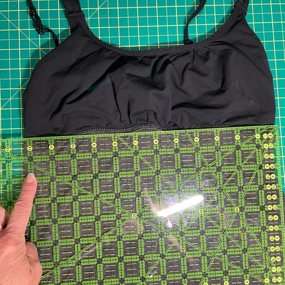 Side Pull Strings Tank (M) - Picture 5 of 11